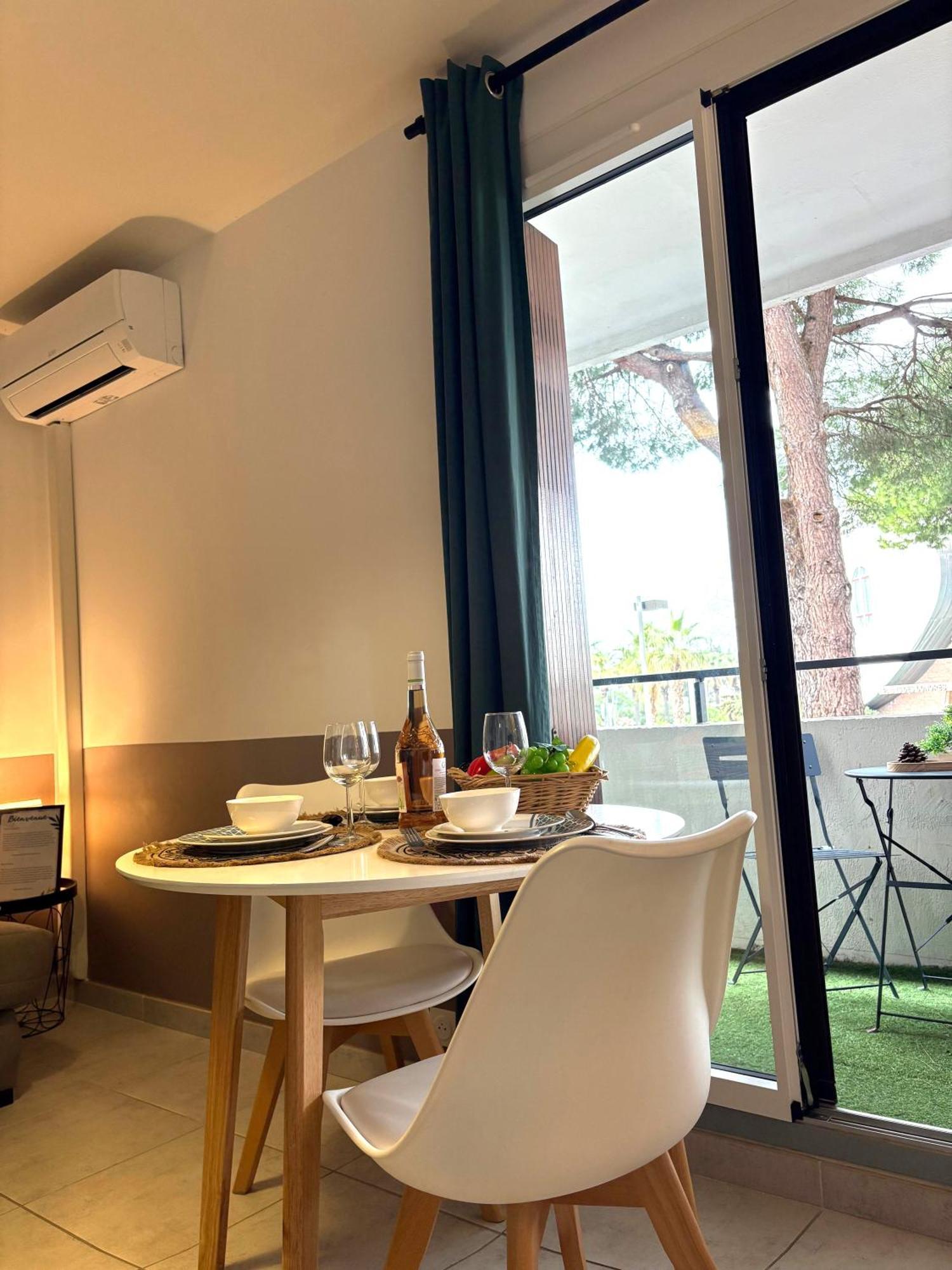 L'Amazone Studio Plein Centre Plages A 2Min Clim Wifi Sur Le Port - Top Prosconciergerie- La Grande Motte Luaran gambar