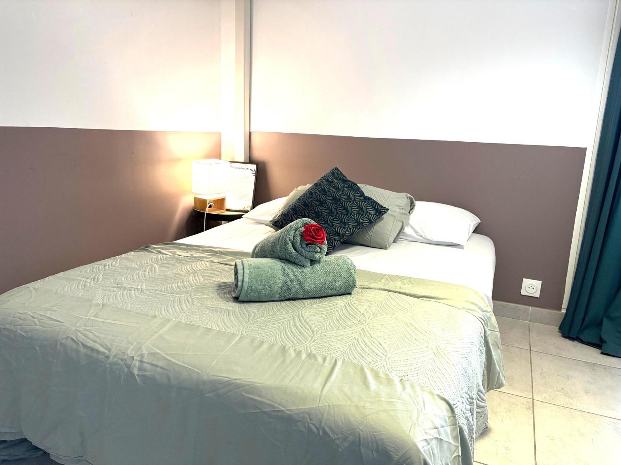 L'Amazone Studio Plein Centre Plages A 2Min Clim Wifi Sur Le Port - Top Prosconciergerie- La Grande Motte Luaran gambar